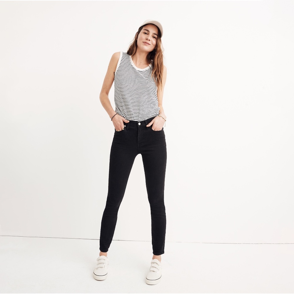 Madewell Petite 9" Mid-Rise Skinny Jeans in Lunar Wash
